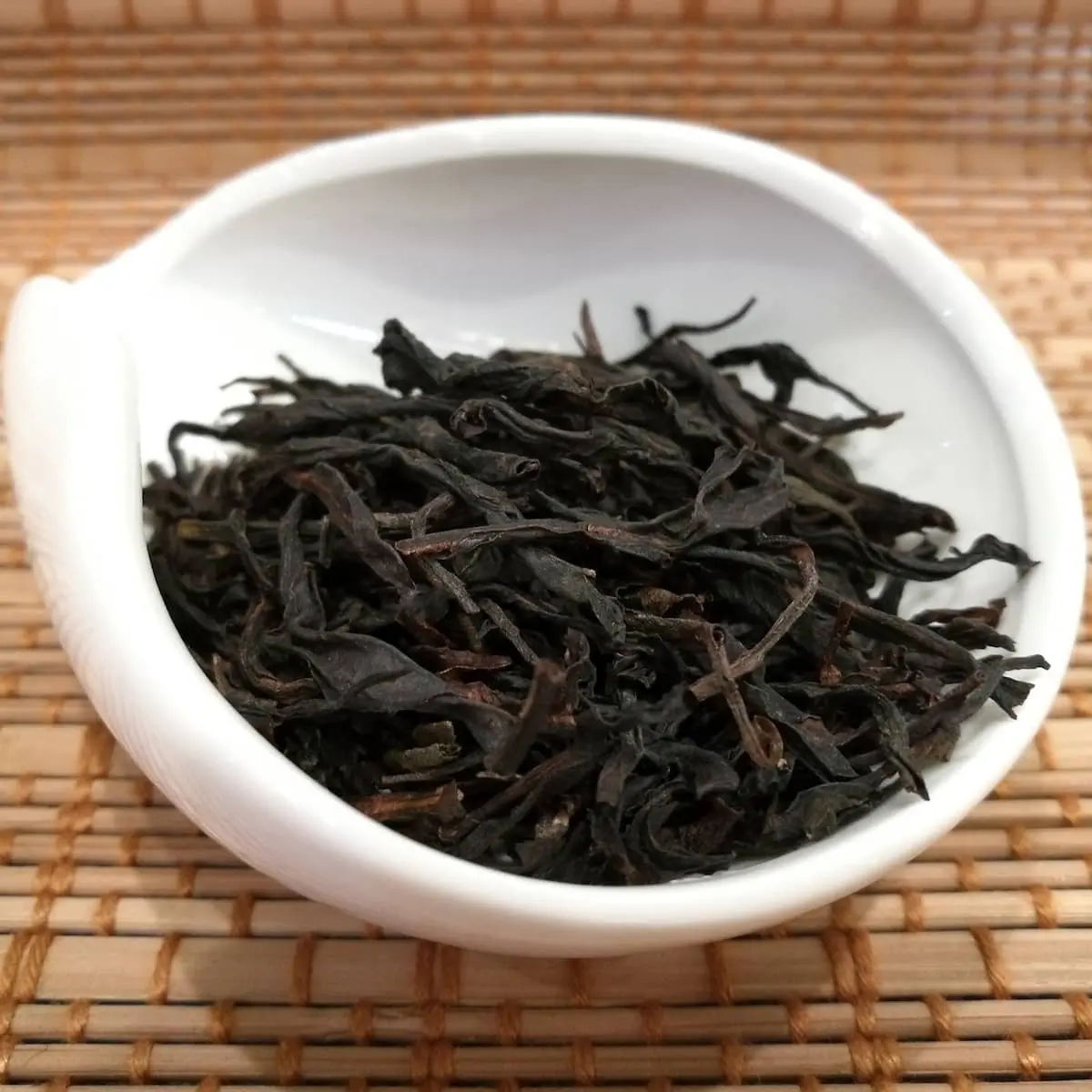 Thé oolong ou wu long ou thé bleu : qu’est-ce c’est ?